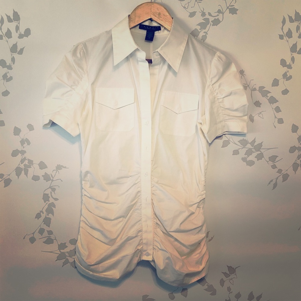 White, synched, ruffled waist and sleeve top!